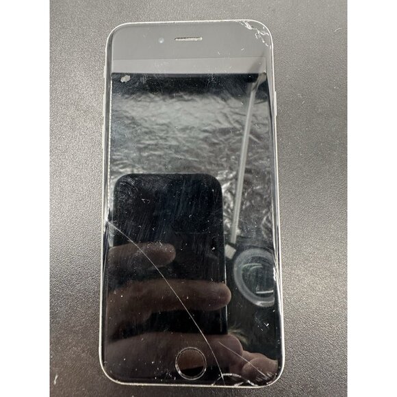 Apple iPhone A1549 Smartphone Silver For Parts, Doesn’t Turn, Cracked Screen (M) - Picture 2 of 3